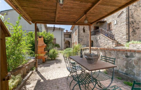 Amazing home in Colognora di Pescaglia with 4 Bedrooms